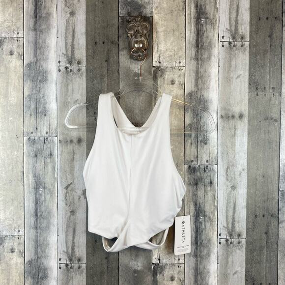 Athleta Conscience Cut Out Crop D-DD in White Size Large New! - Picture 2 of 9